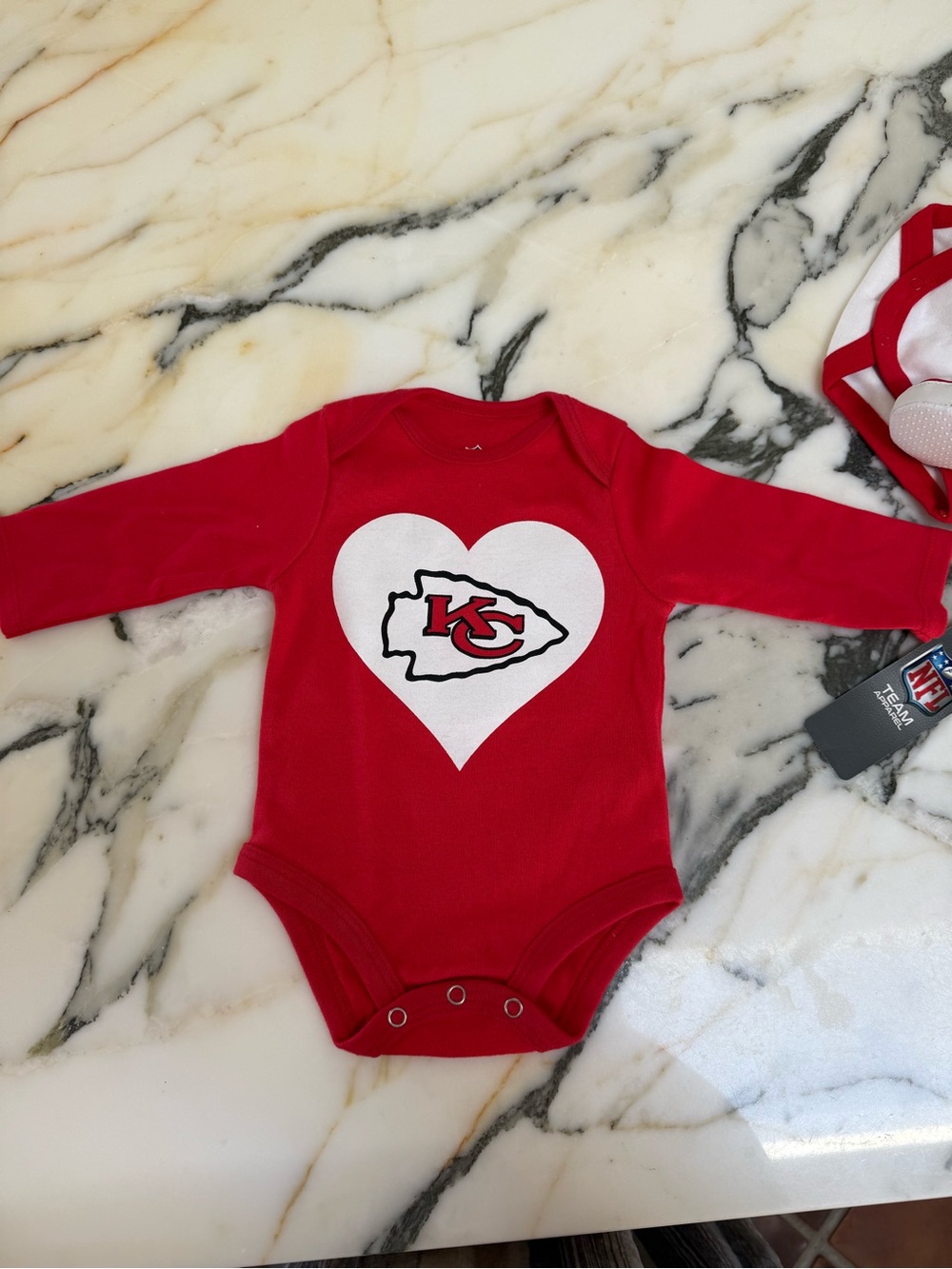 Set of 6 Chiefs Bodysuits 0-3 months - Picture 5 of 5